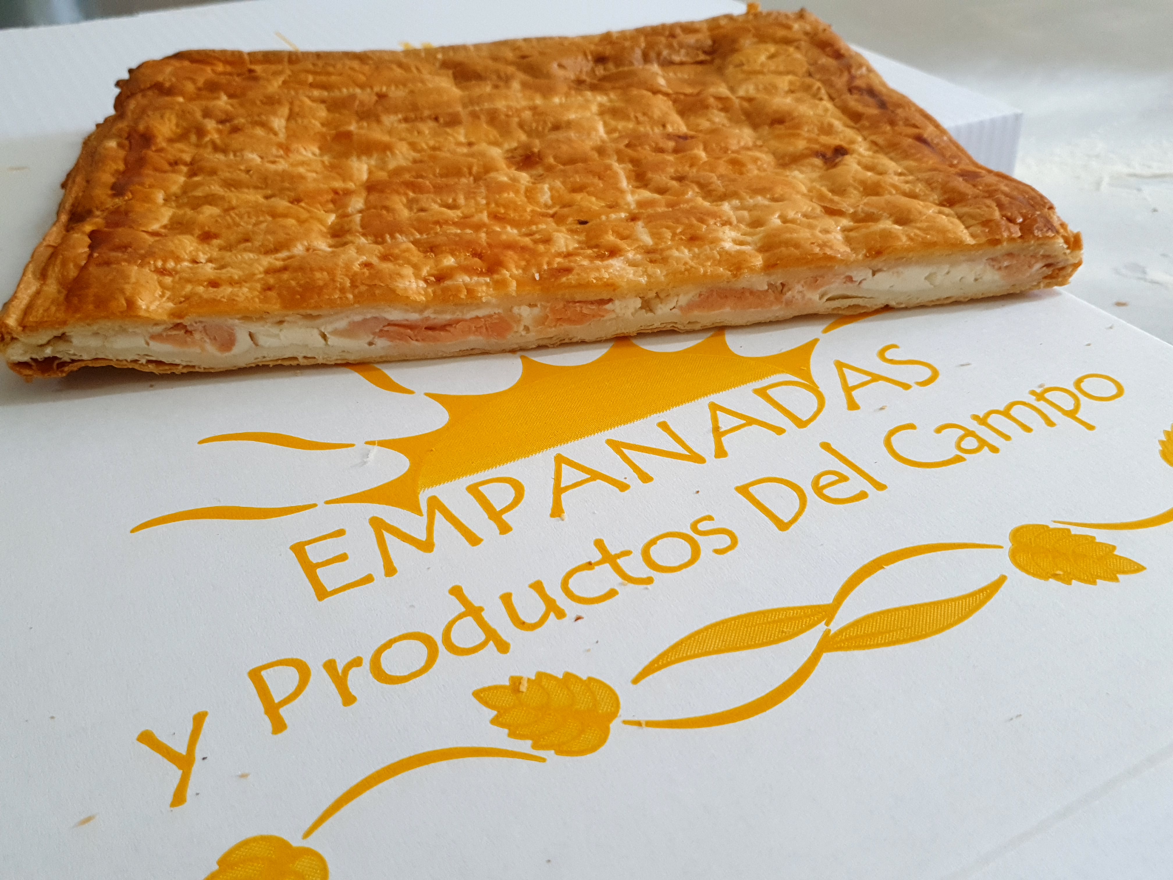 Empanada de Salmón y Queso Crema